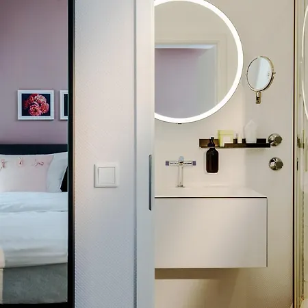 Romantik Neuhaus 4*