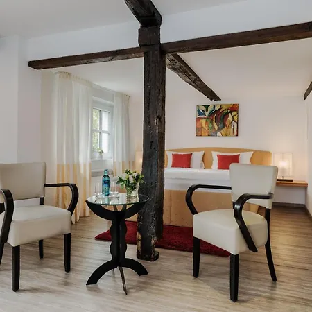 Hotel Romantik Neuhaus 4*