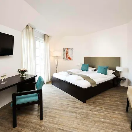 Romantik Neuhaus Hotel 4*
