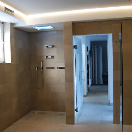 Szálloda Romantik Neuhaus 4*