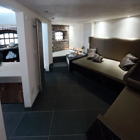 Romantik Neuhaus Szálloda 4*