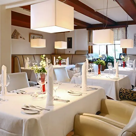 Romantik Neuhaus Szálloda Iserlohn