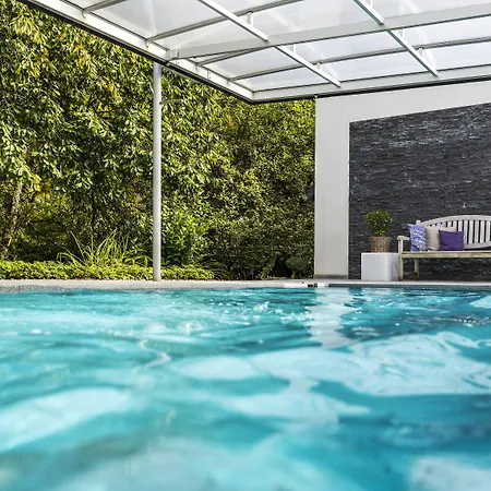 Romantik Neuhaus Szálloda 4*