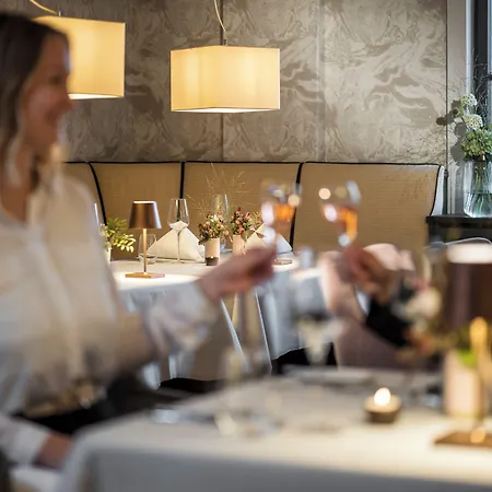 Romantik Neuhaus Szálloda Iserlohn