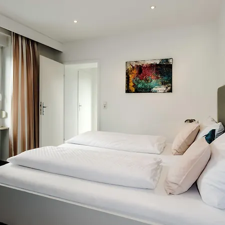 Hotel Romantik Neuhaus 4*