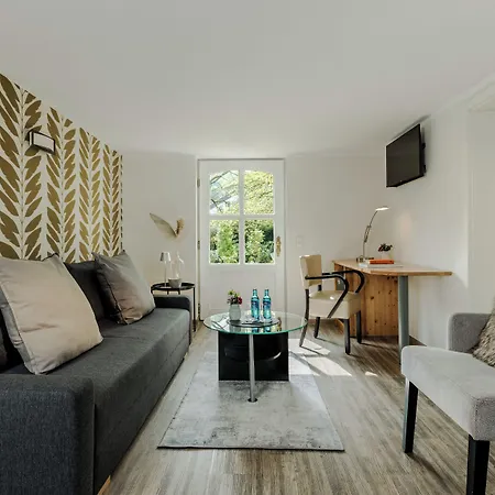 Romantik Neuhaus 4*