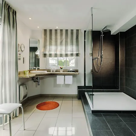 Romantik Neuhaus Hotel 4*