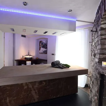 Romantik Neuhaus Hotel 4*
