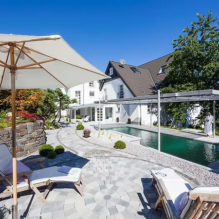 Romantik Neuhaus 4* Iserlohn