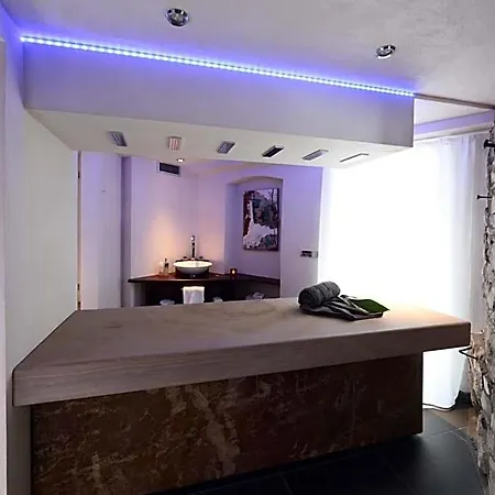 Romantik Neuhaus Ίζερλον