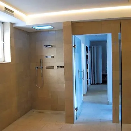 Romantik Neuhaus 4*