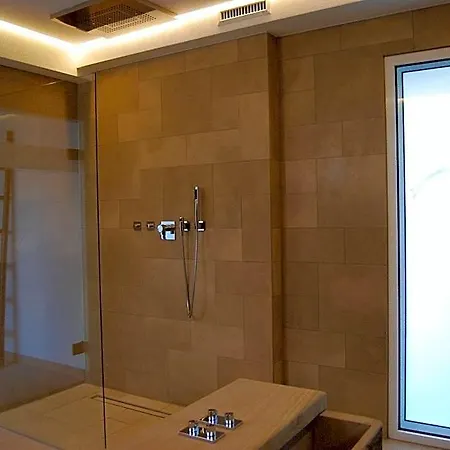 Romantik Neuhaus 4* Ίζερλον