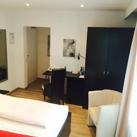 Romantik Neuhaus Hotel 4*