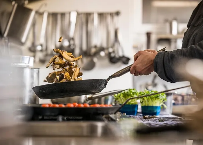 호텔 Romantik Neuhaus 4*