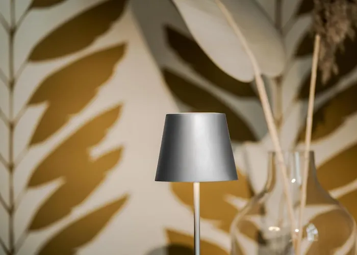 Romantik Neuhaus 4* 이제를론