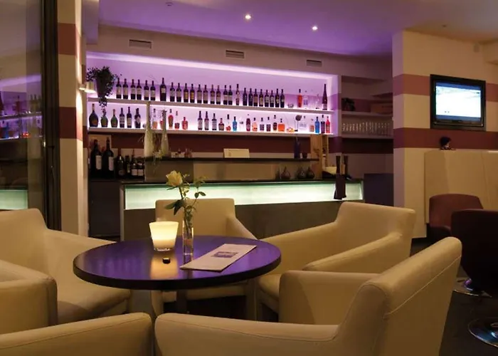 호텔 Romantik Neuhaus 4*