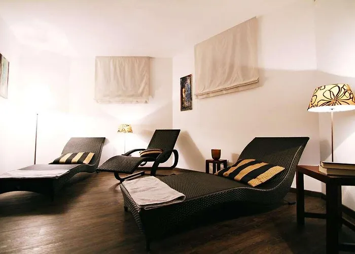 Romantik Neuhaus 4* 이제를론