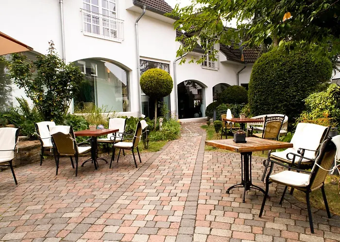 Hotel Romantik Neuhaus 4*