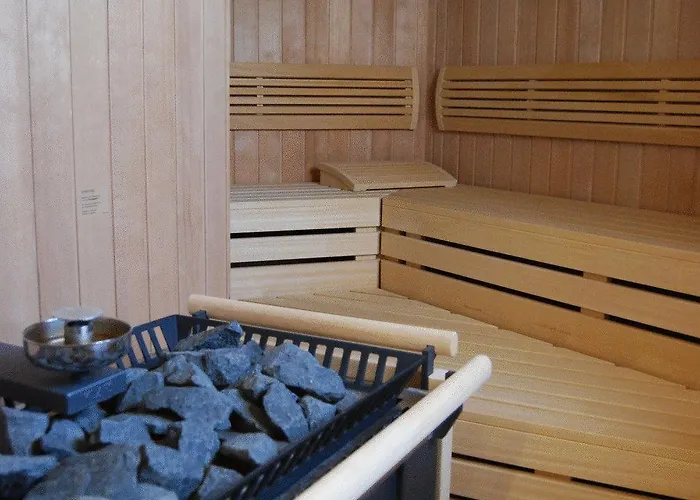 호텔 Romantik Neuhaus 이제를론