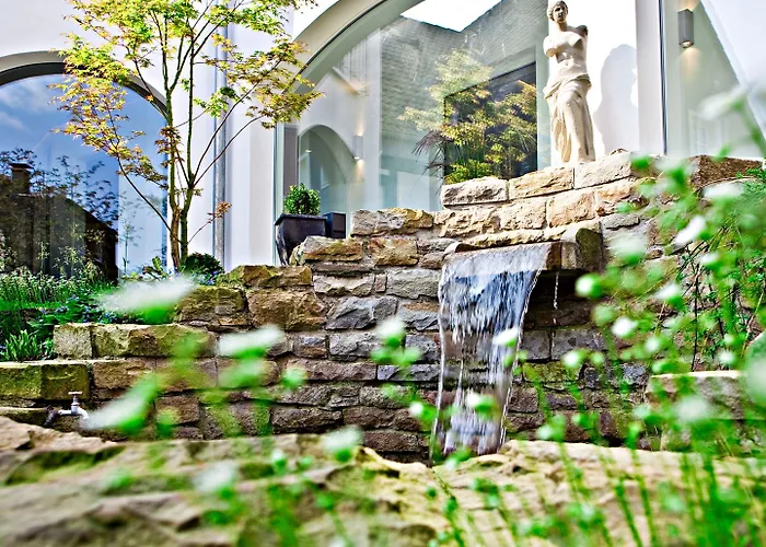 Romantik Neuhaus Hotel 4*