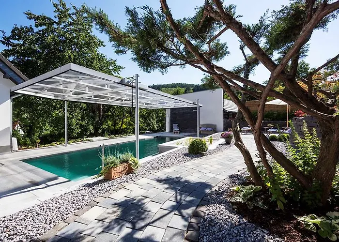 Romantik Neuhaus Hotel 4*